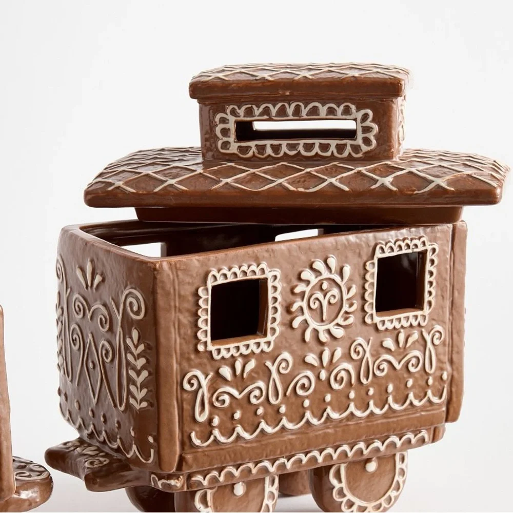 Pottery Barn Handcrafted Ceramic Gingerbread Train BNIB